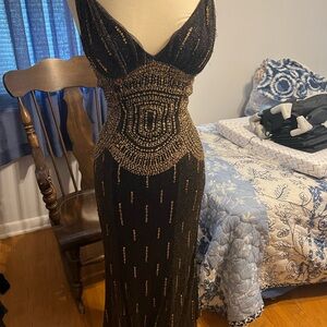 Cache size 6 black and gold beaded and sequin gown